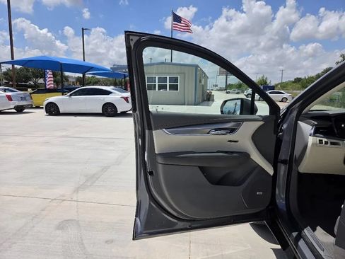 Used 2021 Cadillac XT5 Premium Luxury FWD image 11