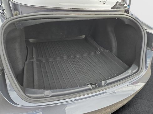 Used 2023 Tesla Model 3 Standard Range image 8