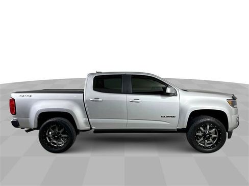 Used 2019 Chevrolet Colorado W/T w/ Custom Special Edition image 9
