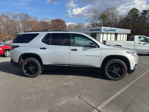 Used 2020 Chevrolet Traverse Premier w/ Redline Edition image 3