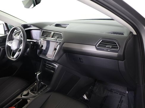 Used 2022 Volkswagen Tiguan SE image 26