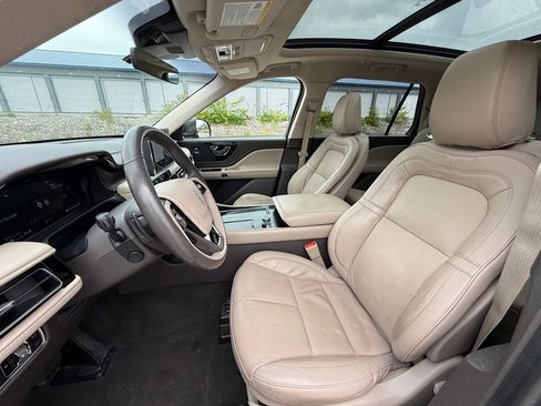 Used 2023 Lincoln Aviator Reserve w/ Equipment Group 201A AWD/4WD image 13