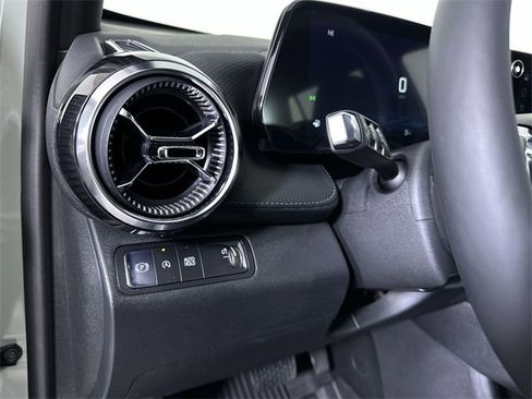 New 2026 Chevrolet Equinox LT w/ Convenience Package II image 18