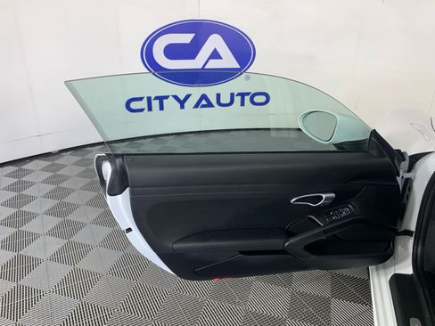 Used 2019 Porsche 718 Cayman S RWD image 14