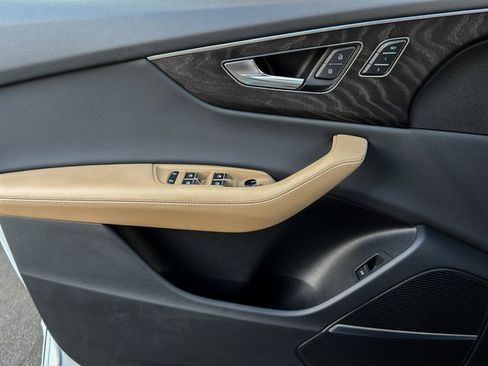 Used 2025 Audi Q8 Premium Plus image 35