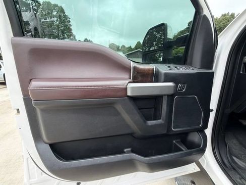 Used 2017 Ford F250 Platinum w/ Platinum Ultimate Package AWD/4WD image 26