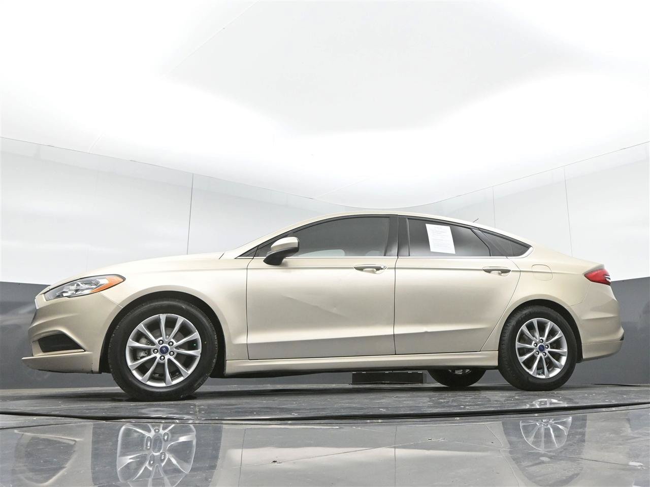 Used 2017 Ford Fusion SE w/ Fusion SE Technology Package FWD image 36