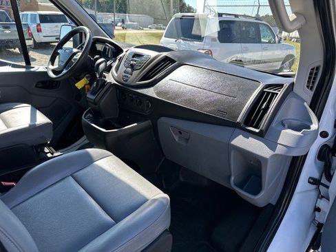 Used 2019 Ford Transit 250 130 Low Roof RWD image 24
