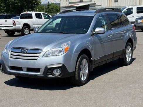 Used 2014 Subaru Outback 2.5i Limited AWD/4WD image 5
