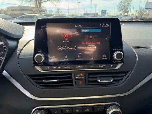 Used 2022 Nissan Altima 2.5 SV w/ SV Premium Package image 27