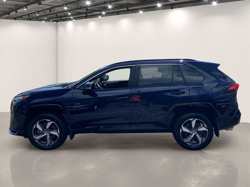 Used 2024 Toyota RAV4 SE w/ Weather & Moonroof Package AWD/4WD image 4