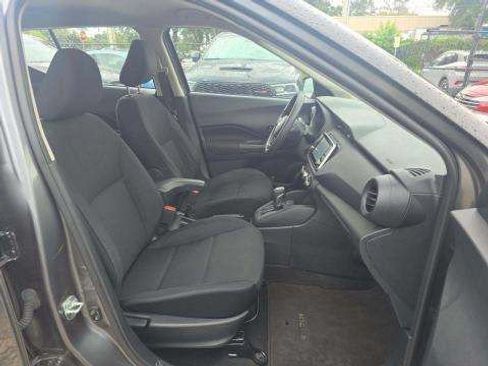 Used 2023 Nissan Kicks S FWD image 5
