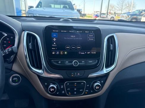 Used 2023 Chevrolet Equinox Premier AWD/4WD image 22