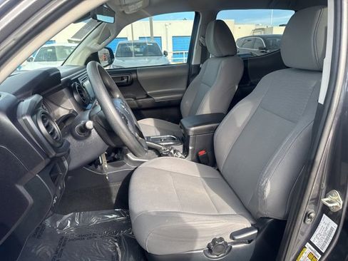 Used 2019 Toyota Tacoma SR image 13