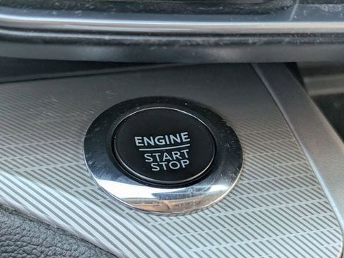 Used 2022 Ford Explorer XLT w/ Equipment Group 202A image 19