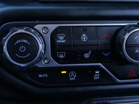 Used 2023 Jeep Gladiator Mojave w/ Cold Weather Group AWD/4WD image 27