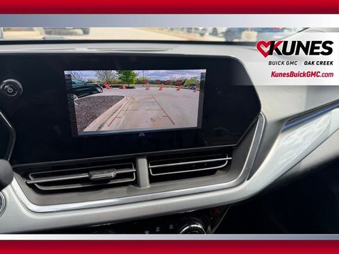Used 2025 Chevrolet Trax LT FWD image 25
