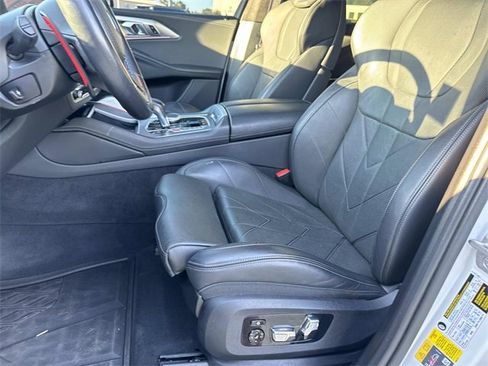 Used 2023 BMW XM w/ M Driver's Package image 17