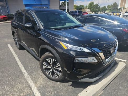 Used 2023 Nissan Rogue SV AWD/4WD image 2