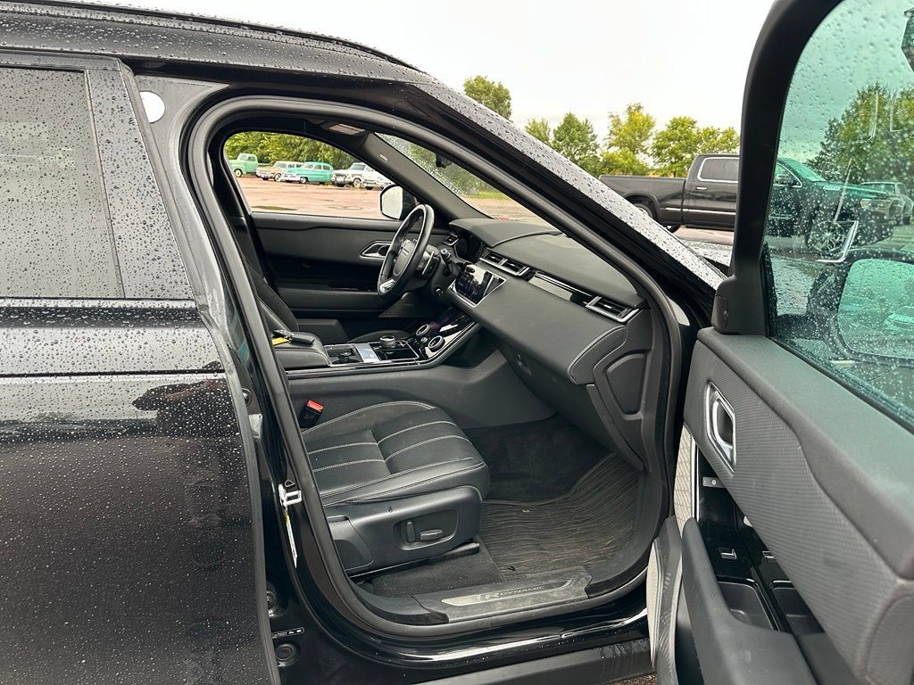 Used 2018 Land Rover Range Rover Velar R-Dynamic SE AWD/4WD image 28