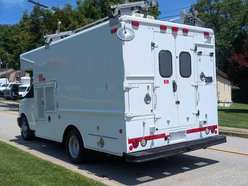 Used 2008 Chevrolet Express 3500 image 6