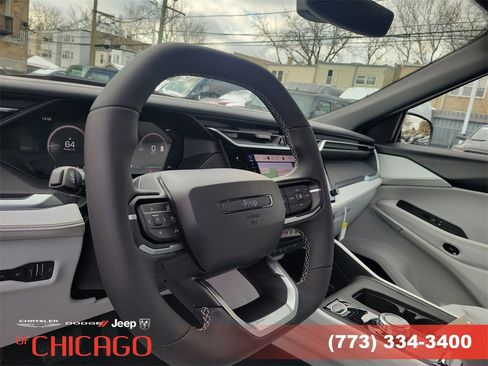 New 2026 Jeep Cherokee Overland image 18