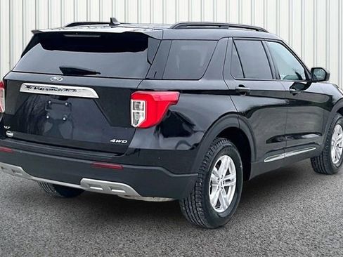 Used 2023 Ford Explorer XLT w/ Equipment Group 202A AWD/4WD image 12