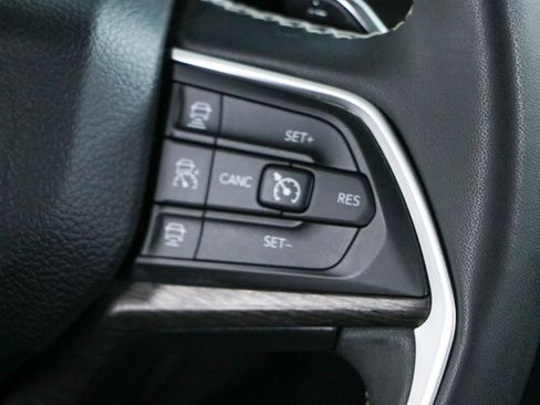 Used 2023 Jeep Grand Cherokee 4WD 4xe image 14