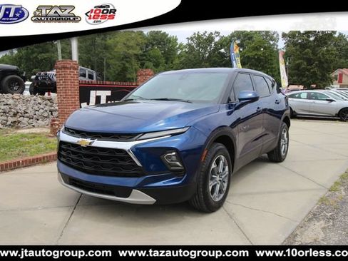 Used 2023 Chevrolet Blazer LT FWD image 3