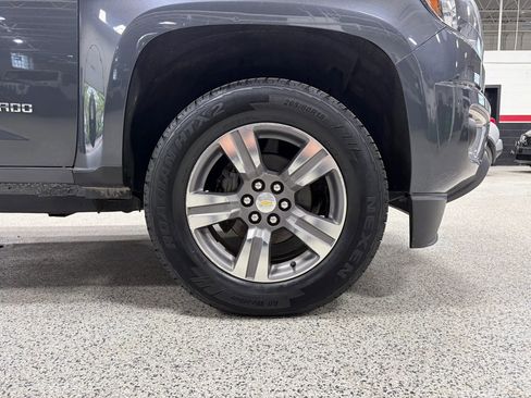 Used 2017 Chevrolet Colorado LT w/ Luxury Package, Chrome AWD/4WD image 13