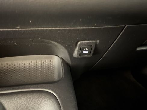 Used 2025 Toyota Corolla LE FWD image 34