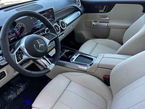 New 2026 Mercedes-Benz GLB 250 image 9