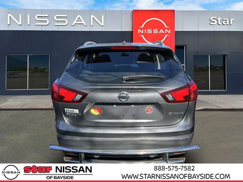 Used 2017 Nissan Rogue Sport SV image 4