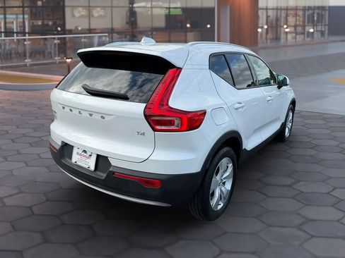 Used 2021 Volvo XC40 T4 Momentum FWD image 11