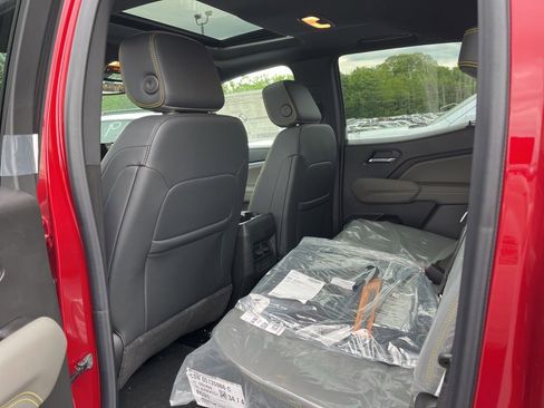New 2026 Chevrolet Colorado ZR2 AWD/4WD image 9