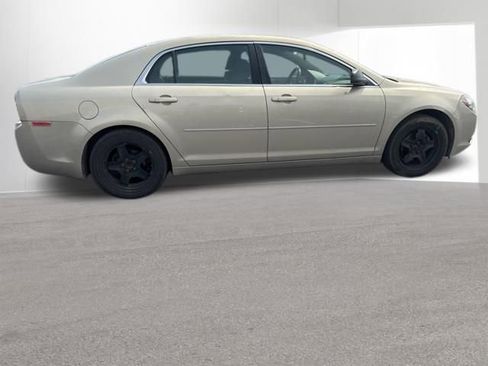Used 2010 Chevrolet Malibu LS image 5