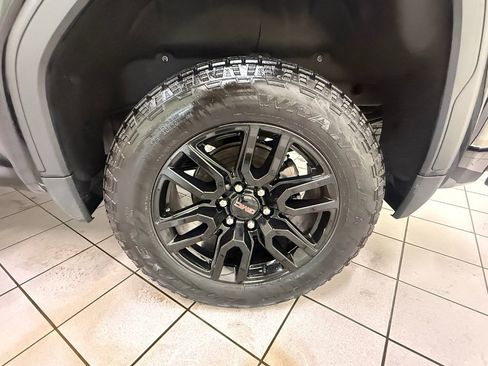 Used 2023 GMC Sierra 1500 Pro w/ Graphite Edition AWD/4WD image 13