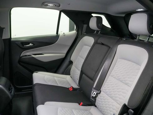 Used 2020 Chevrolet Equinox LS FWD image 18