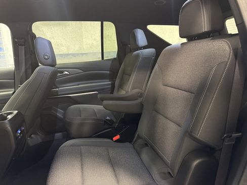 Used 2025 Chevrolet Traverse LT image 26