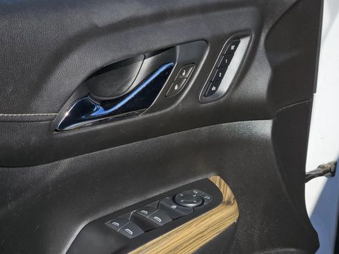 Used 2019 GMC Acadia Denali image 24