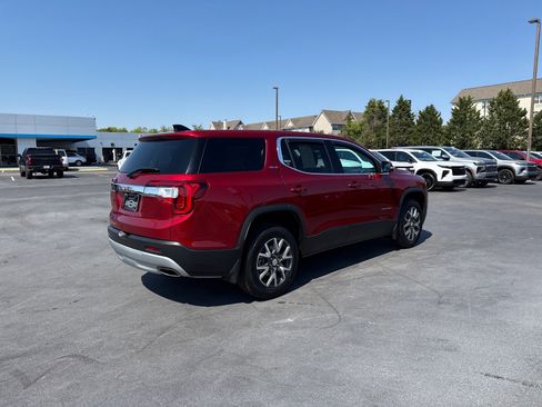 Used 2023 GMC Acadia SLE FWD image 3
