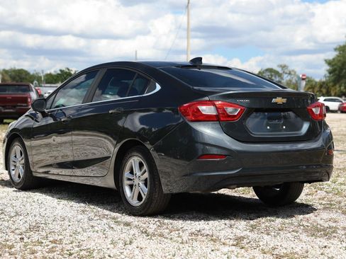 Used 2018 Chevrolet Cruze LT w/ Convenience Package FWD image 5