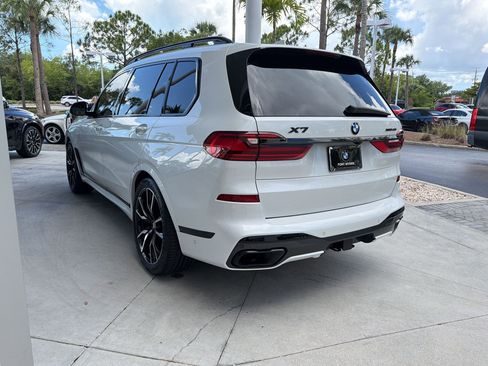 Used 2022 BMW X7 xDrive40i w/ M Sport Package AWD/4WD image 3