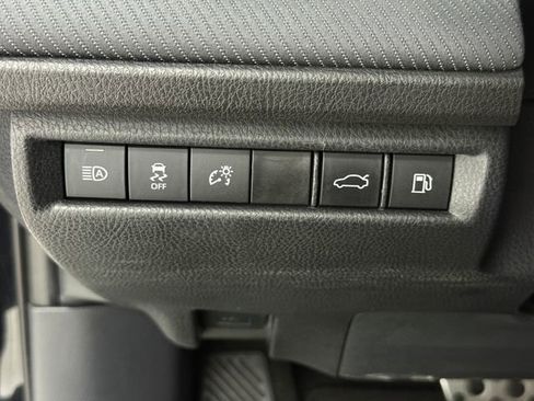 Used 2025 Toyota Camry SE w/ Convenience Package AWD/4WD image 10