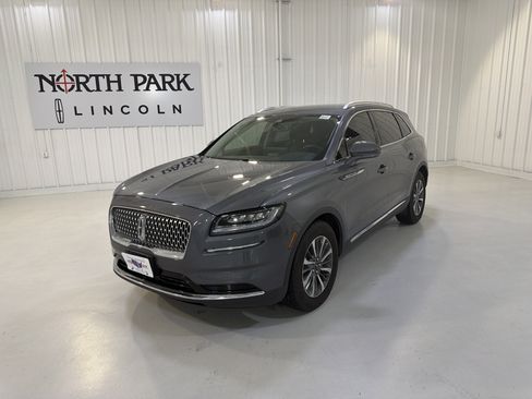 Used 2023 Lincoln Nautilus AWD w/ Premium Package image 4