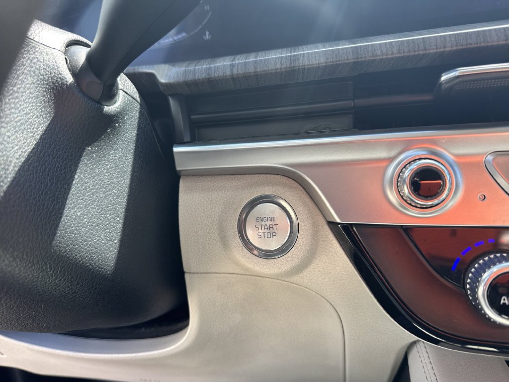 Used 2023 Kia Telluride EX w/ EX Captain's Chair Package FWD image 22
