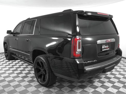 Used 2019 GMC Yukon XL Denali w/ Denali Ultimate Package RWD image 6