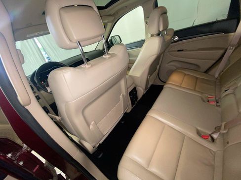 Used 2019 Jeep Grand Cherokee Limited AWD/4WD image 15