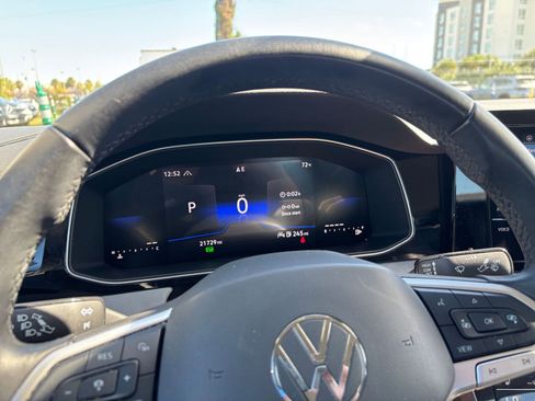 Used 2025 Volkswagen Jetta SE image 39