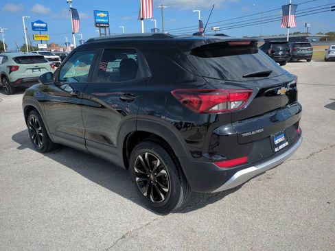 Used 2022 Chevrolet TrailBlazer LT w/ Convenience Package FWD image 6